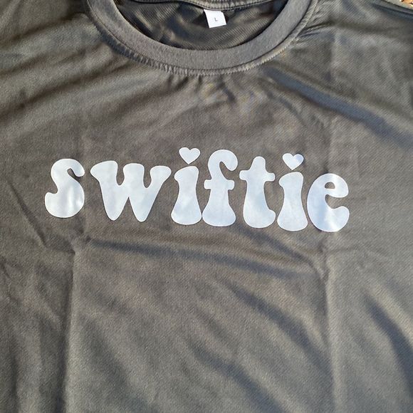 Gray Swiftie Taylor Swift T-Shirt Size Large - Picture 9 of 9